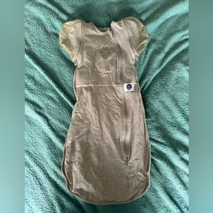 3-6 month Tan nested bean zen one